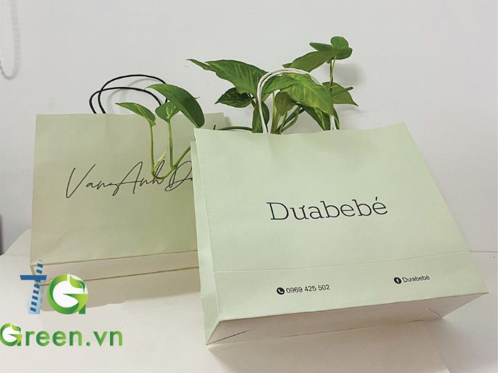 túi giấy trắng in logo shop thời trang